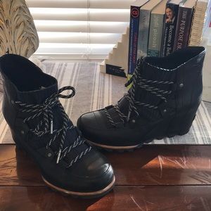 Like New Worn 2x Sorel Sandy Wedge Boot 